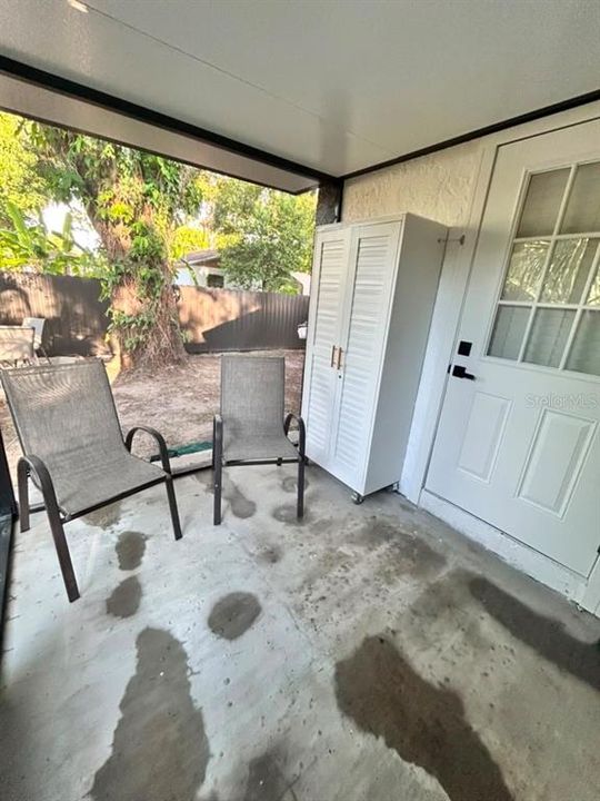For Sale: $275,000 (2 beds, 1 baths, 840 Square Feet)