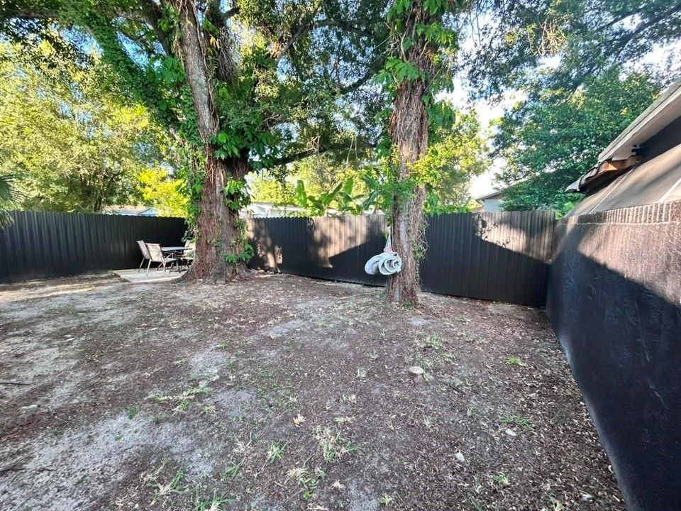 For Sale: $275,000 (2 beds, 1 baths, 840 Square Feet)