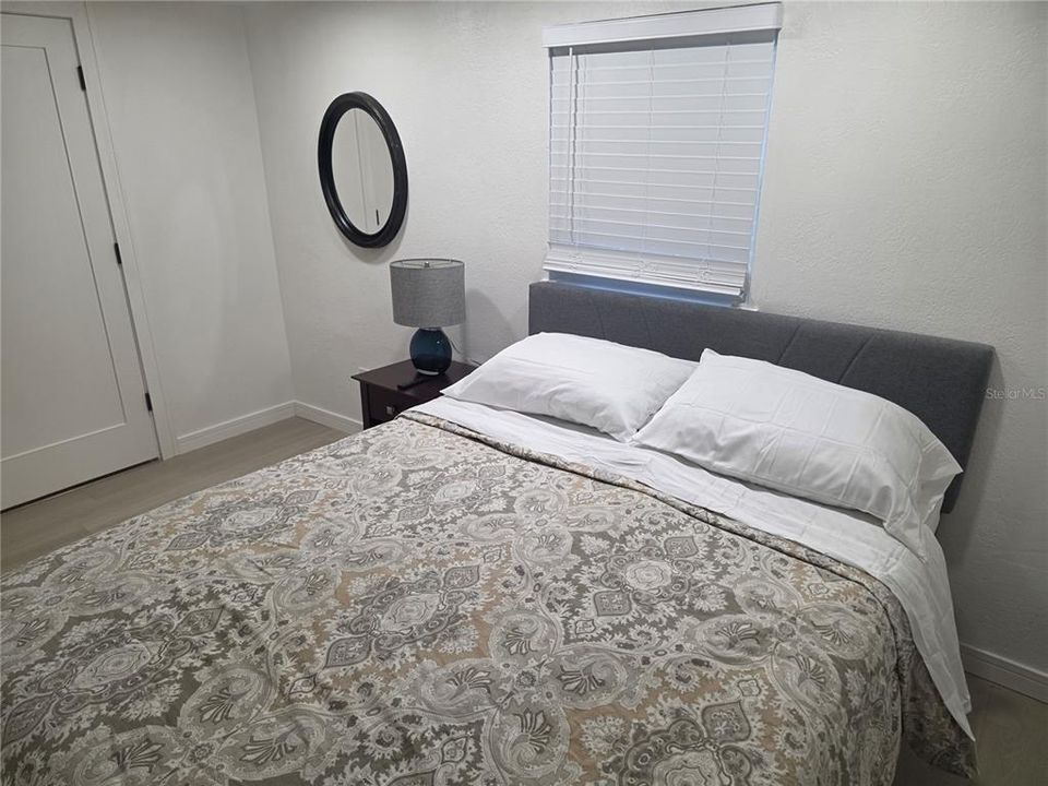 For Sale: $275,000 (2 beds, 1 baths, 840 Square Feet)