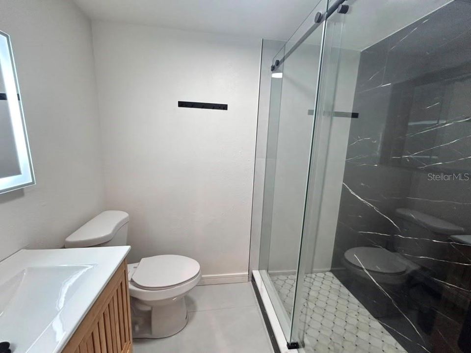For Sale: $275,000 (2 beds, 1 baths, 840 Square Feet)
