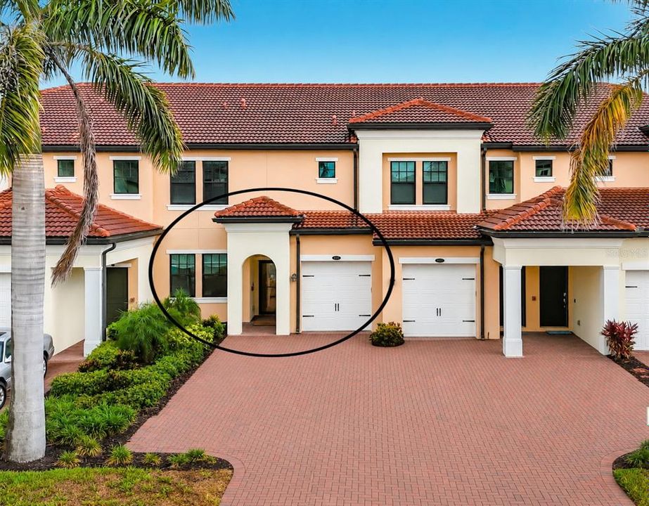 For Sale: $429,500 (2 beds, 2 baths, 1379 Square Feet)