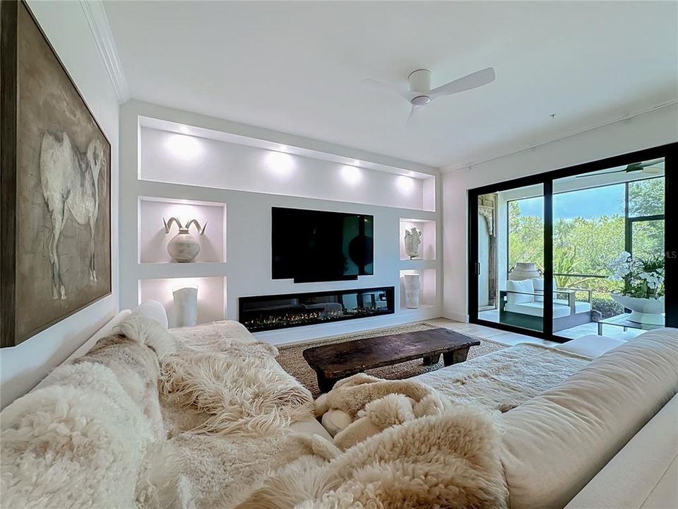 For Sale: $429,500 (2 beds, 2 baths, 1379 Square Feet)
