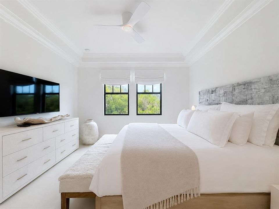 For Sale: $429,500 (2 beds, 2 baths, 1379 Square Feet)
