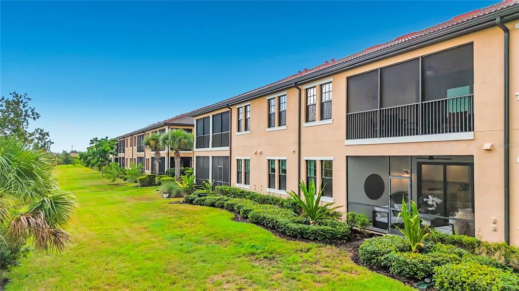 For Sale: $429,500 (2 beds, 2 baths, 1379 Square Feet)