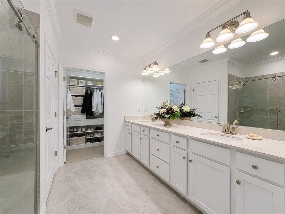 For Sale: $429,500 (2 beds, 2 baths, 1379 Square Feet)