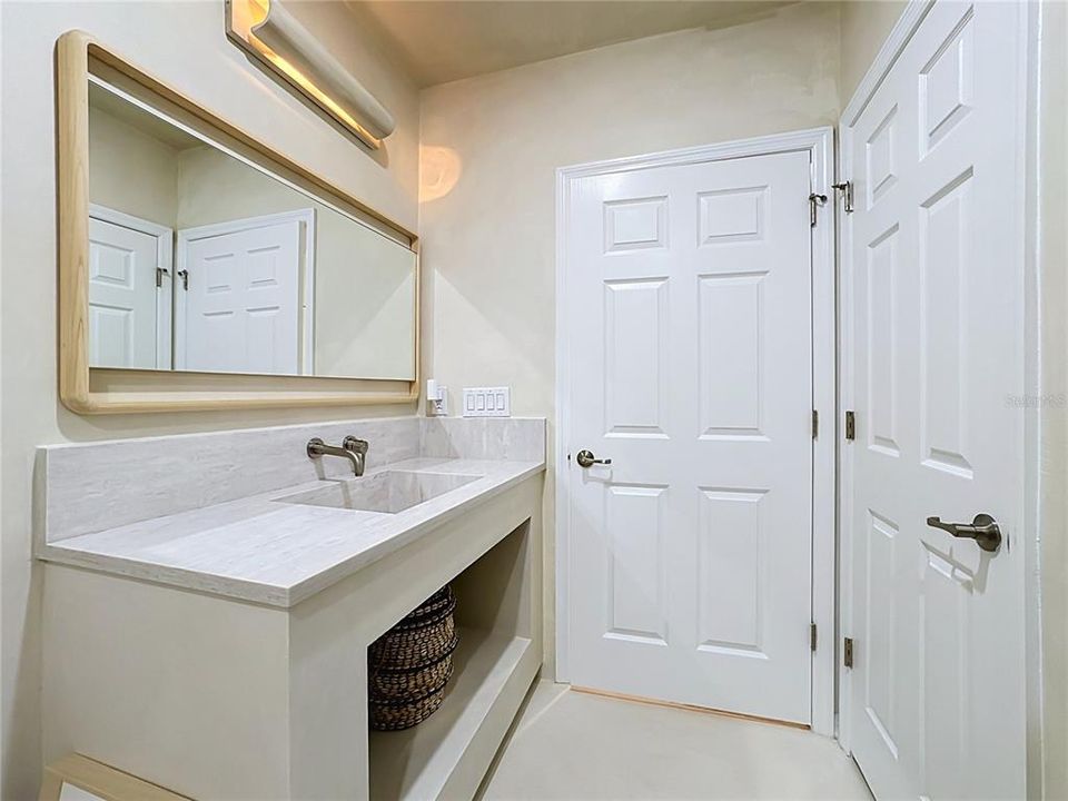 For Sale: $429,500 (2 beds, 2 baths, 1379 Square Feet)