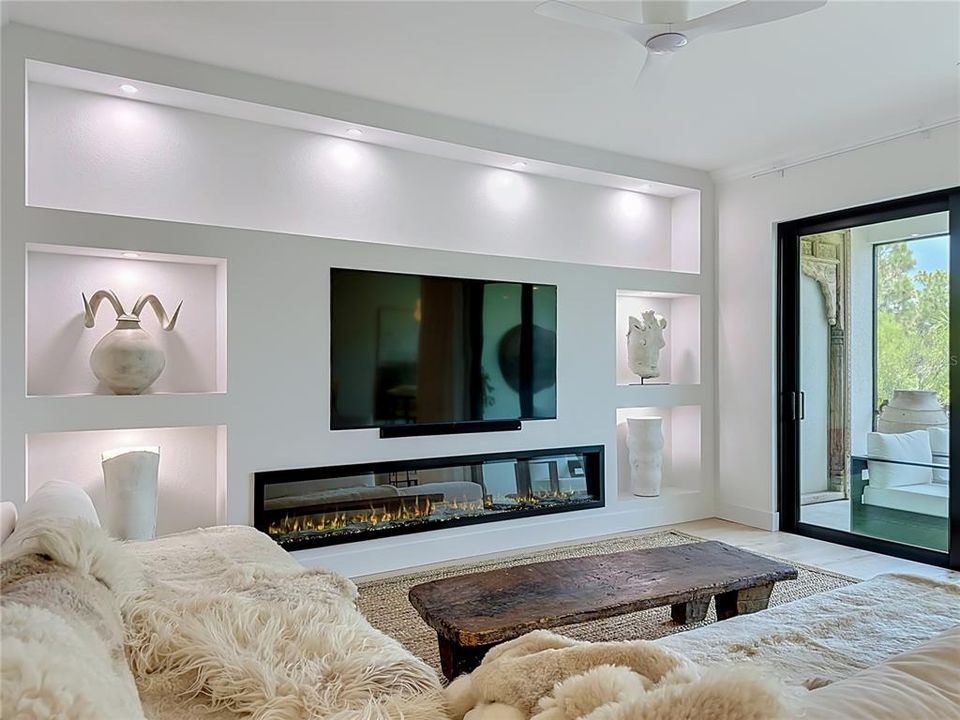For Sale: $429,500 (2 beds, 2 baths, 1379 Square Feet)