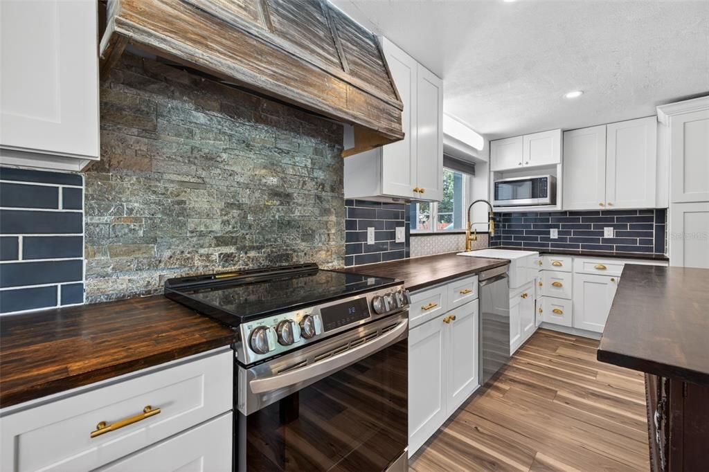 В аренду: $4,500 (3 спален, 2 ванн, 1446 Квадратных фут)