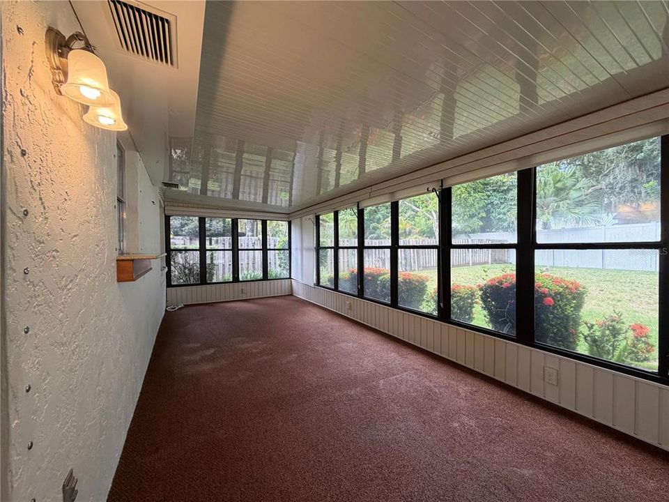 Activo con contrato: $375,000 (3 camas, 2 baños, 1444 Pies cuadrados)