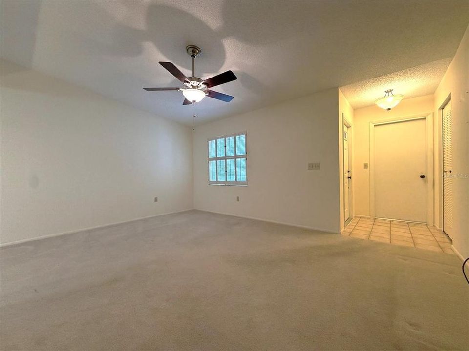 Activo con contrato: $375,000 (3 camas, 2 baños, 1444 Pies cuadrados)