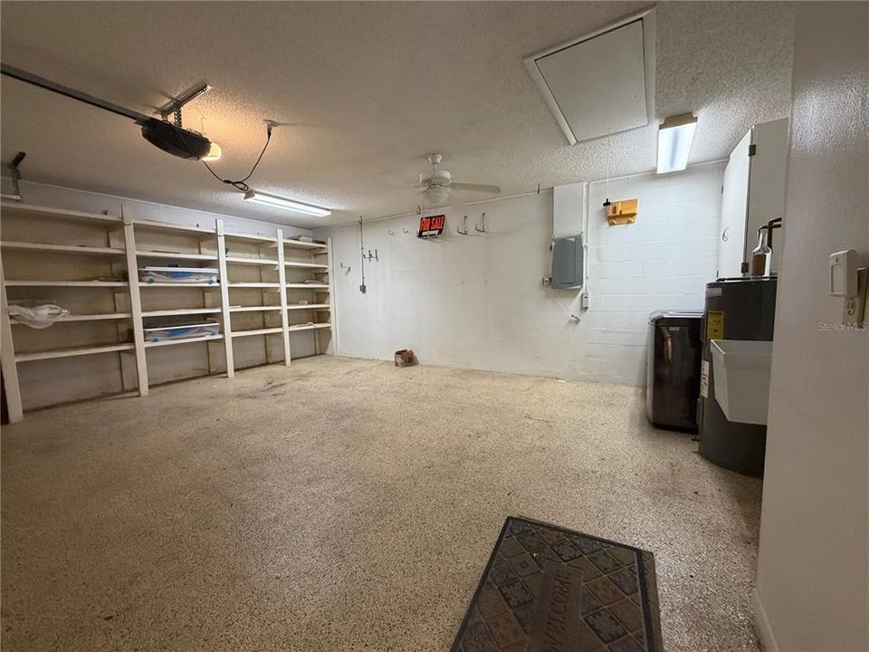 Activo con contrato: $375,000 (3 camas, 2 baños, 1444 Pies cuadrados)