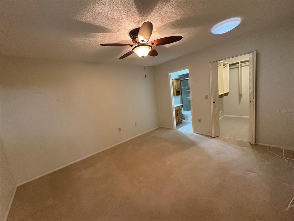 Activo con contrato: $375,000 (3 camas, 2 baños, 1444 Pies cuadrados)
