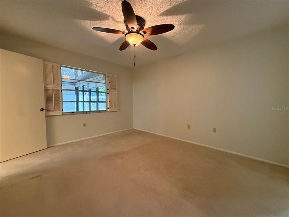 Activo con contrato: $375,000 (3 camas, 2 baños, 1444 Pies cuadrados)