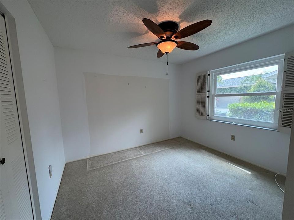 Activo con contrato: $375,000 (3 camas, 2 baños, 1444 Pies cuadrados)