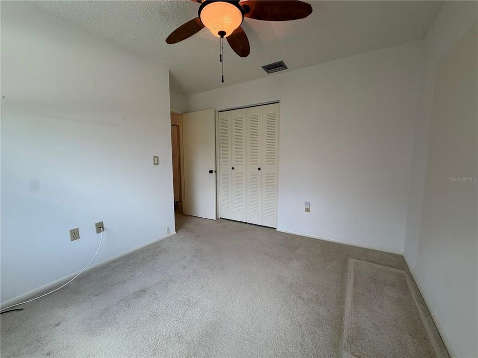 Activo con contrato: $375,000 (3 camas, 2 baños, 1444 Pies cuadrados)