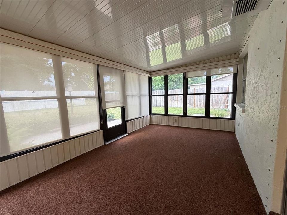 Activo con contrato: $375,000 (3 camas, 2 baños, 1444 Pies cuadrados)