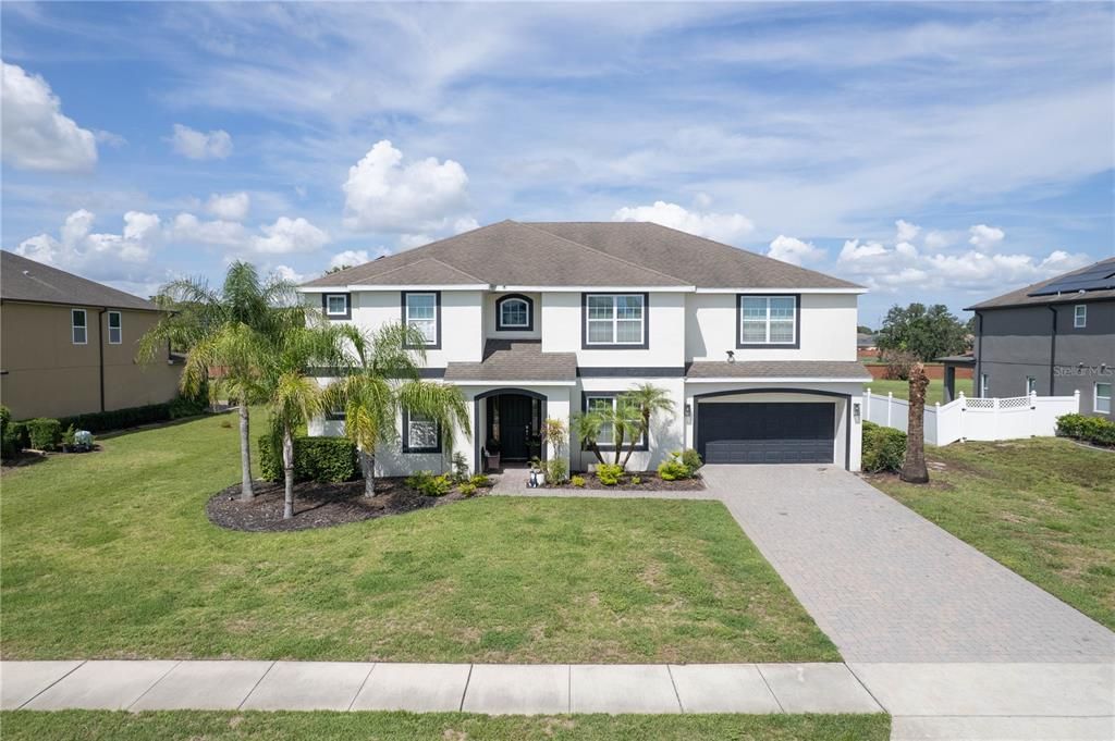 For Sale: $949,999 (6 beds, 3 baths, 4238 Square Feet)
