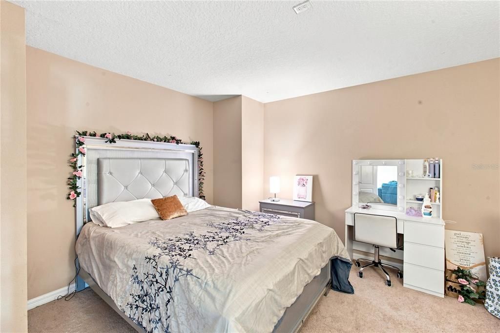 For Sale: $949,999 (6 beds, 3 baths, 4238 Square Feet)