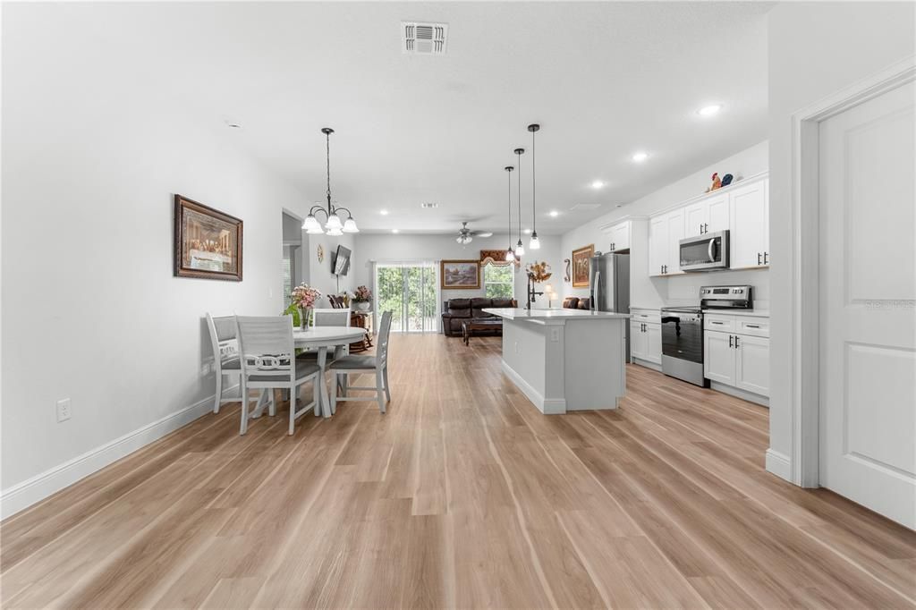 For Sale: $330,000 (4 beds, 2 baths, 1833 Square Feet)