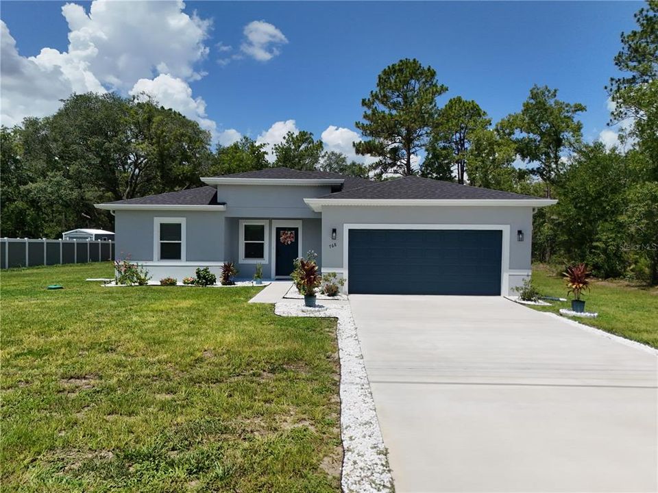 For Sale: $330,000 (4 beds, 2 baths, 1833 Square Feet)