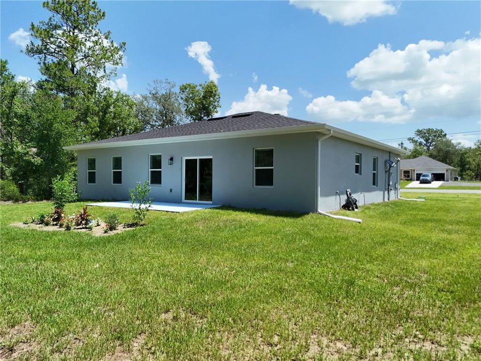 For Sale: $330,000 (4 beds, 2 baths, 1833 Square Feet)