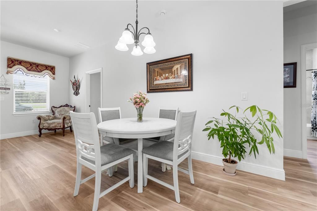 For Sale: $330,000 (4 beds, 2 baths, 1833 Square Feet)