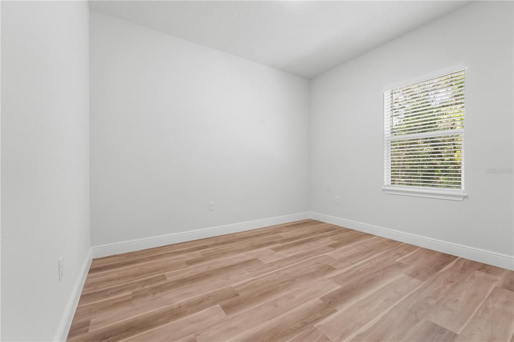 For Sale: $330,000 (4 beds, 2 baths, 1833 Square Feet)