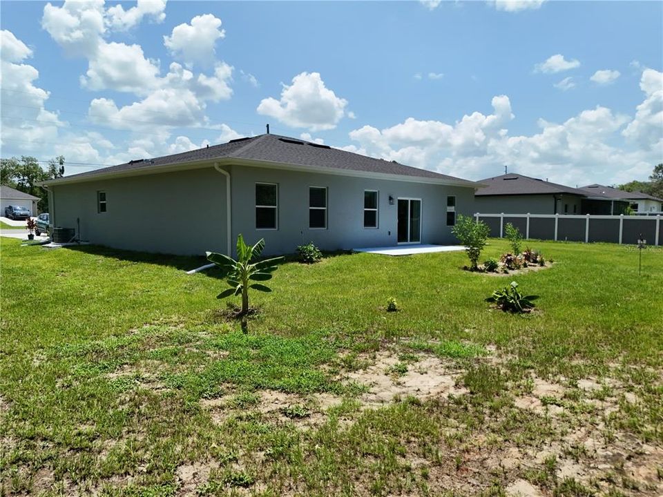 For Sale: $330,000 (4 beds, 2 baths, 1833 Square Feet)