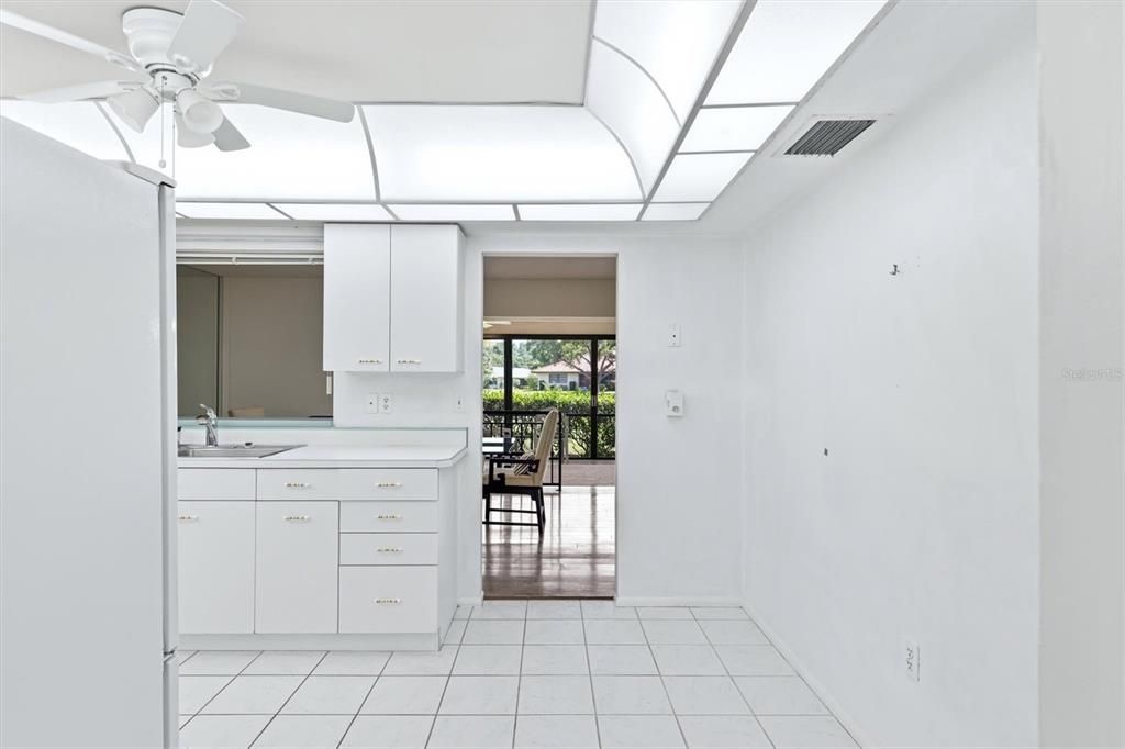 На продажу: $325,000 (2 спален, 2 ванн, 1794 Квадратных фут)