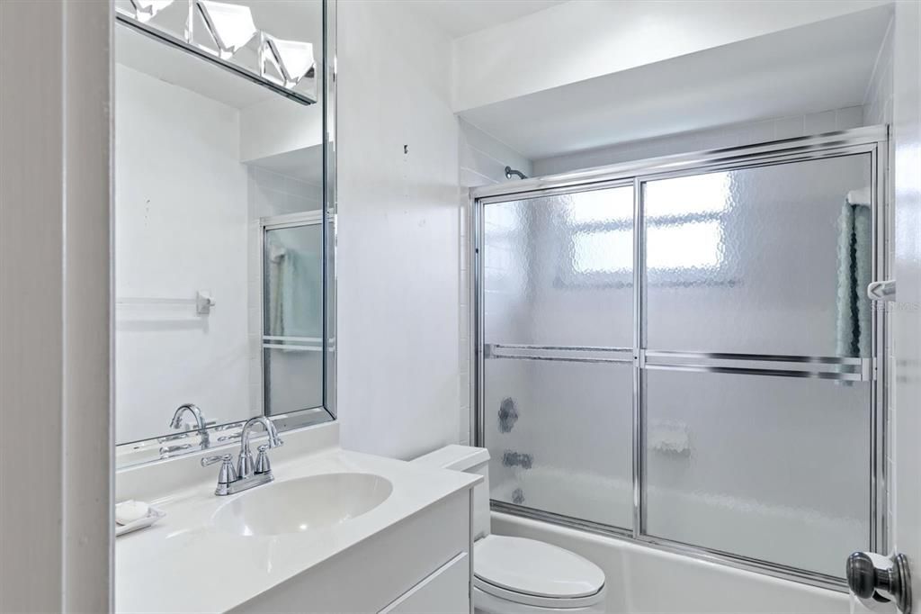 На продажу: $325,000 (2 спален, 2 ванн, 1794 Квадратных фут)
