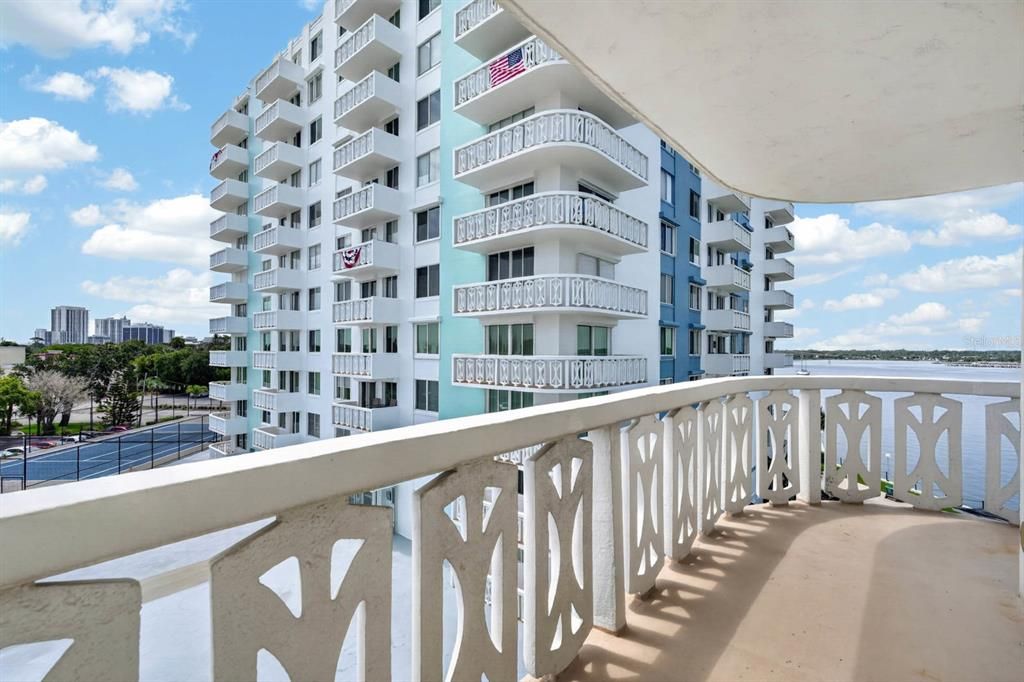 For Sale: $245,999 (2 beds, 2 baths, 1210 Square Feet)