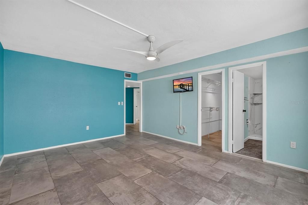For Sale: $245,999 (2 beds, 2 baths, 1210 Square Feet)