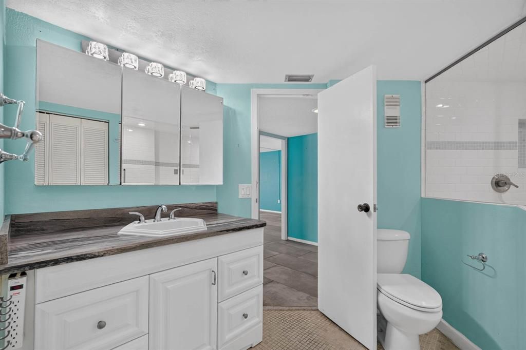 For Sale: $245,999 (2 beds, 2 baths, 1210 Square Feet)