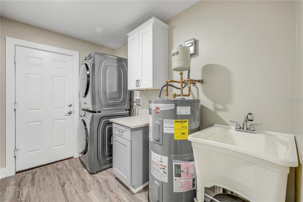 For Sale: $649,000 (4 beds, 2 baths, 2100 Square Feet)