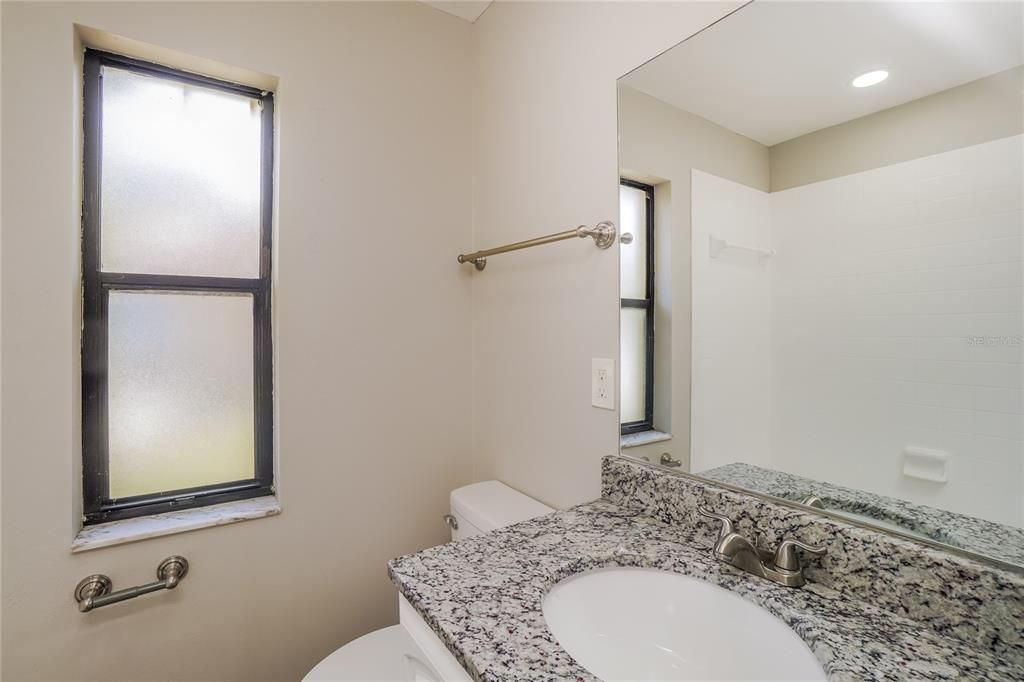 En Venta: $355,000 (3 camas, 2 baños, 1232 Pies cuadrados)