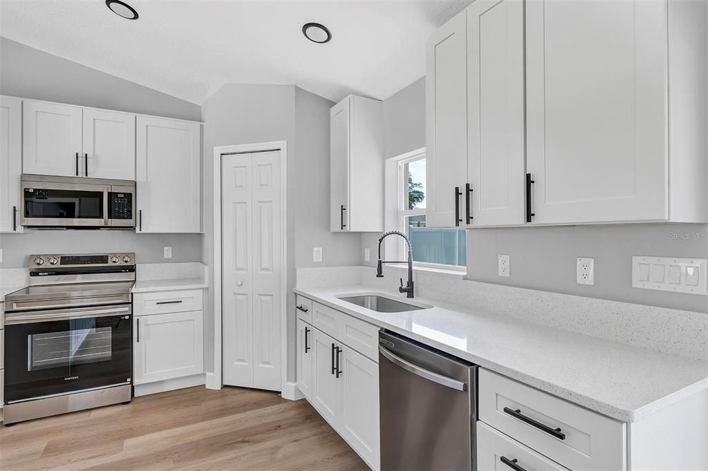 En Venta: $276,900 (3 camas, 2 baños, 1439 Pies cuadrados)