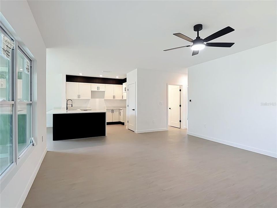 For Sale: $390,000 (3 beds, 2 baths, 1553 Square Feet)