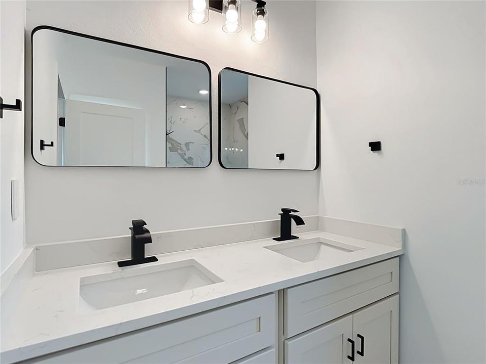 For Sale: $390,000 (3 beds, 2 baths, 1553 Square Feet)