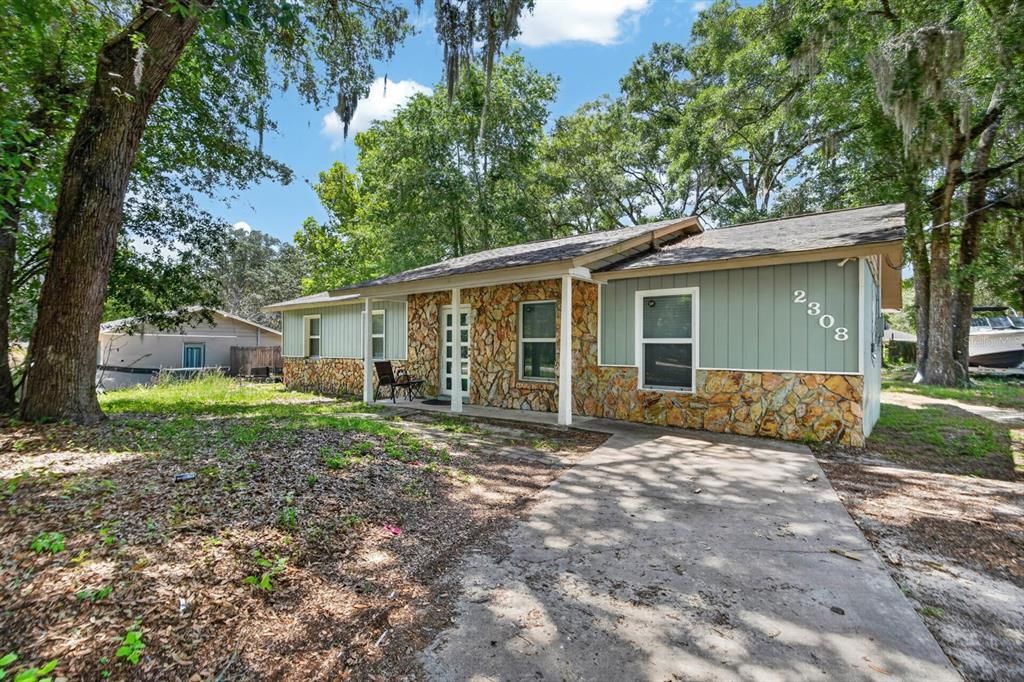 For Sale: $170,000 (4 beds, 2 baths, 1326 Square Feet)