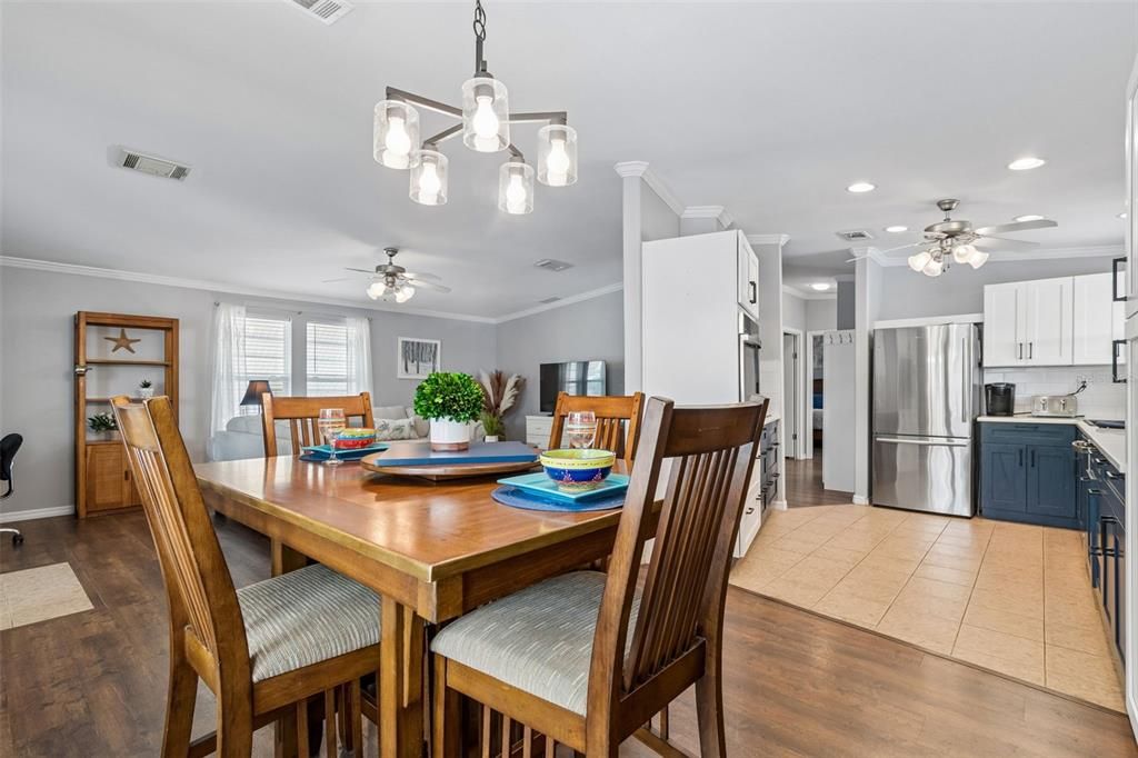 For Sale: $212,900 (2 beds, 2 baths, 1242 Square Feet)
