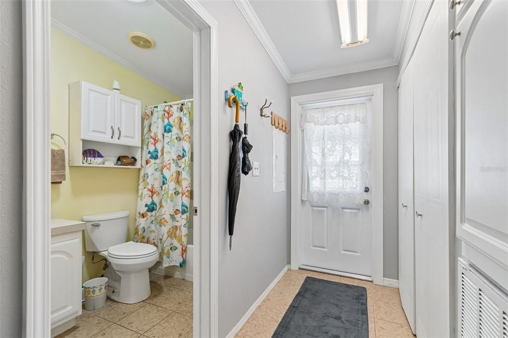 For Sale: $212,900 (2 beds, 2 baths, 1242 Square Feet)
