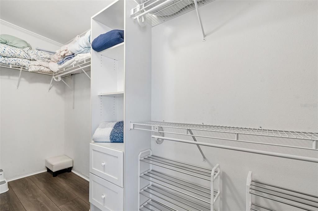 For Sale: $212,900 (2 beds, 2 baths, 1242 Square Feet)