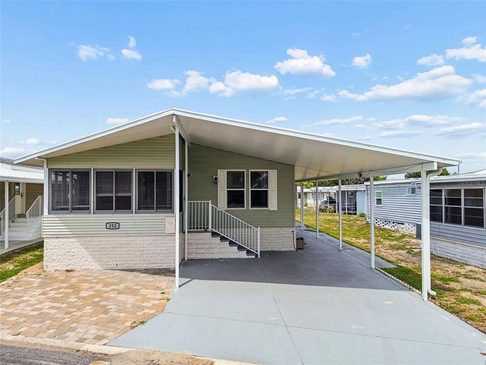 For Sale: $212,900 (2 beds, 2 baths, 1242 Square Feet)