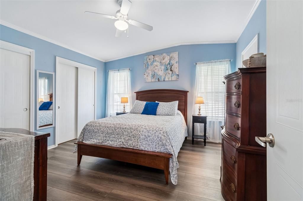 For Sale: $212,900 (2 beds, 2 baths, 1242 Square Feet)