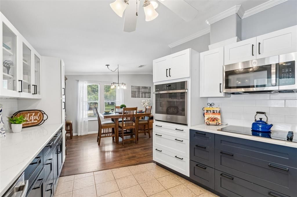 For Sale: $212,900 (2 beds, 2 baths, 1242 Square Feet)