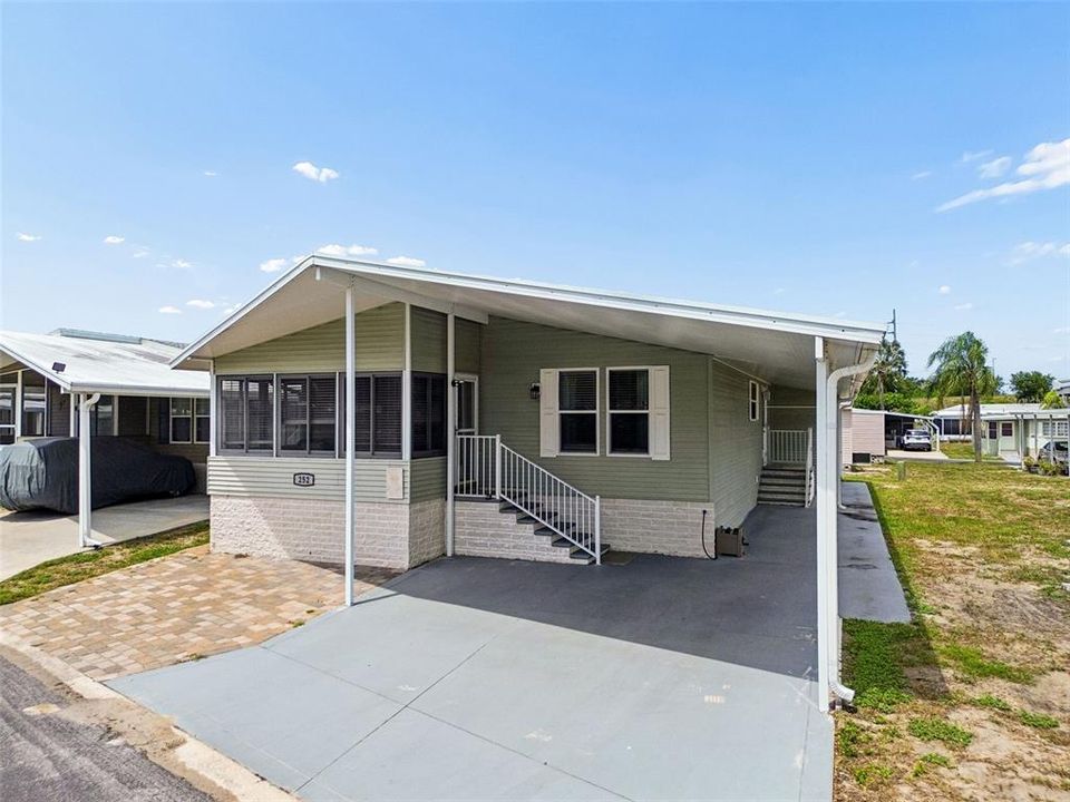 For Sale: $212,900 (2 beds, 2 baths, 1242 Square Feet)