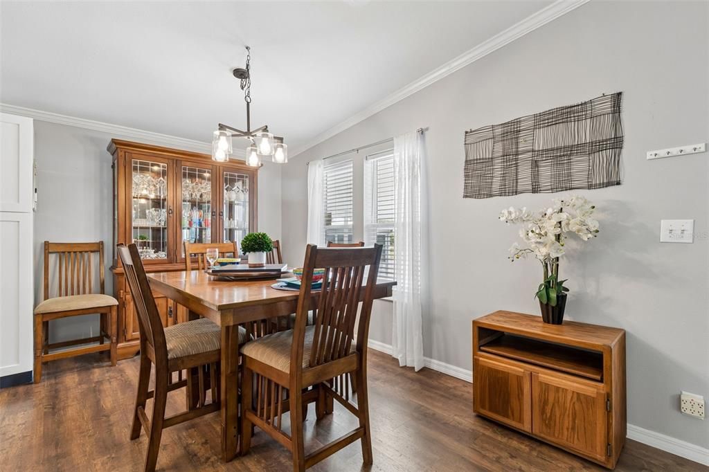 For Sale: $212,900 (2 beds, 2 baths, 1242 Square Feet)