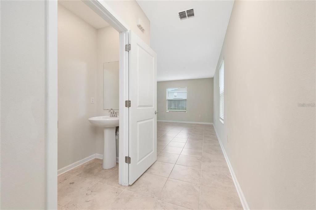 For Rent: $2,750 (4 beds, 2 baths, 1870 Square Feet)
