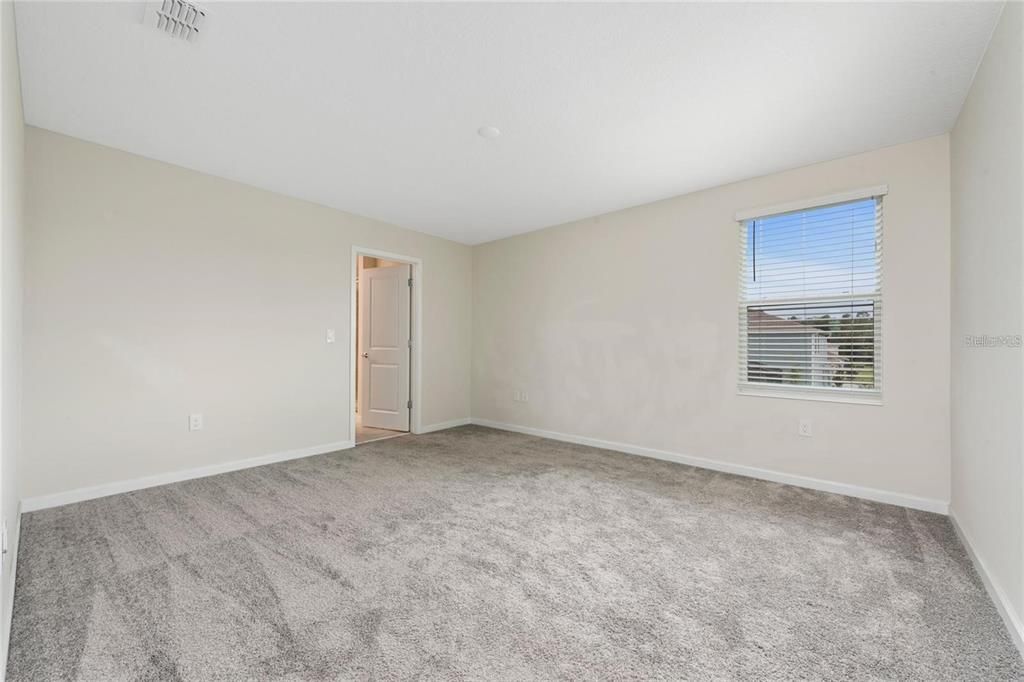 For Rent: $2,750 (4 beds, 2 baths, 1870 Square Feet)