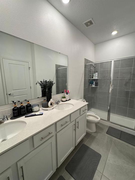 В аренду: $2,300 (3 спален, 2 ванн, 2115 Квадратных фут)